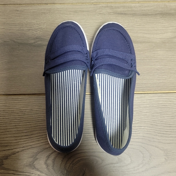 EUC Navy size 6 slip on flats - Picture 1 of 4